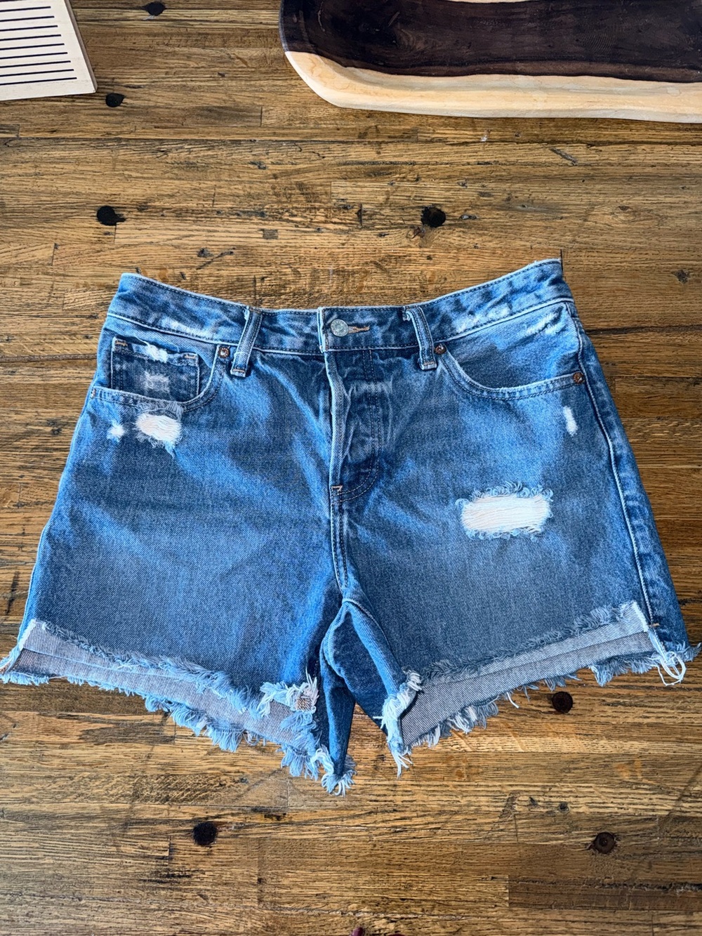 Express brand. Distressed High-Rise Blue Denim Women’s Shorts